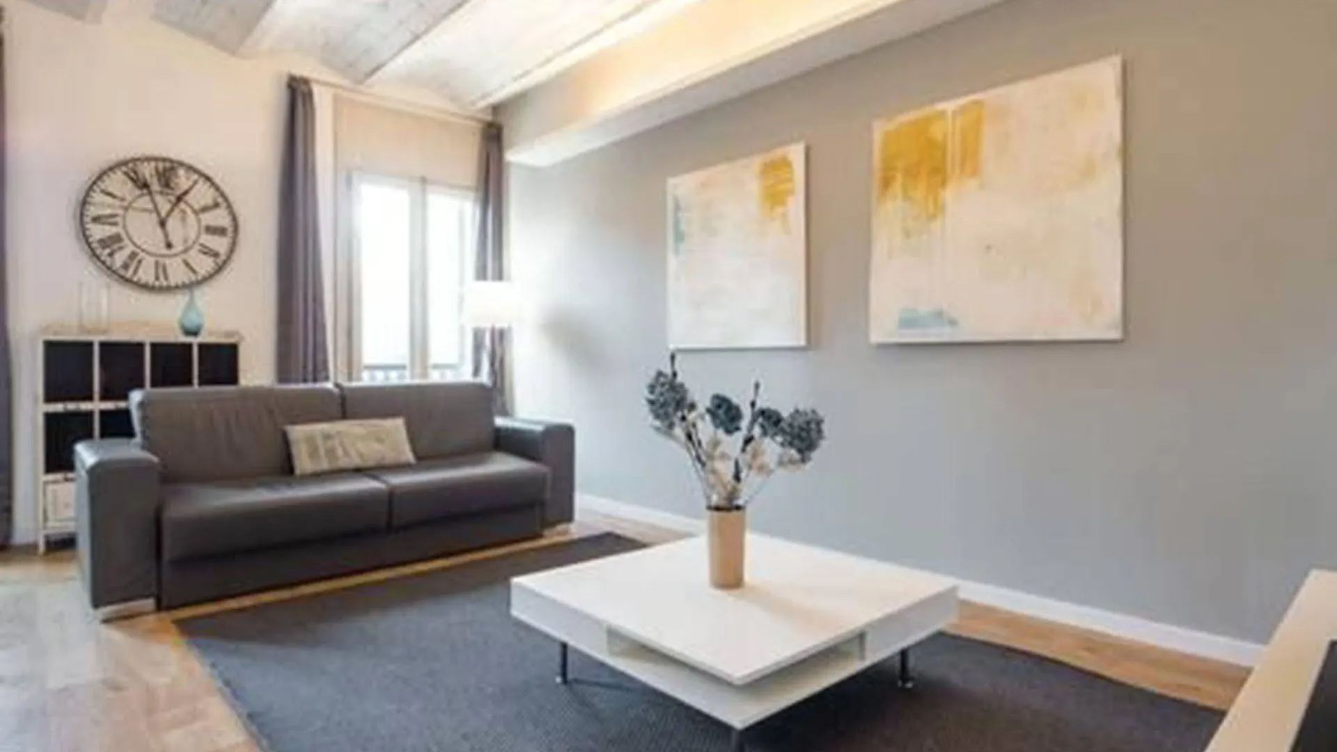 Rent Top Apartments near Plaza de Cataluña Barcelona España